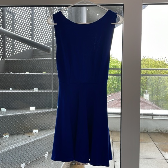 Dark blue dress with v-cut back - Picture 3 of 3